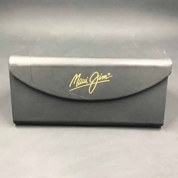 Maui Jim triangle/tri fold sunglass or glass case in black.  Folds flat - Picture 6 of 7